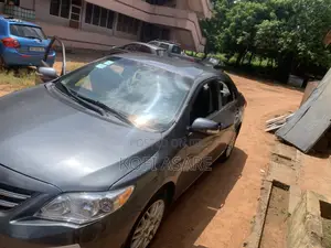 Toyota Corolla LE 4dr Sedan (1.8L 4cyl 4A) 2011 Gray