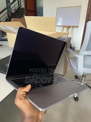 Laptop Apple MacBook Pro 2019 8GB Intel Core i5 SSD 256GB