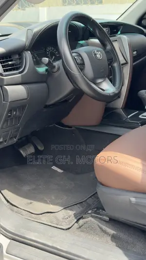 Toyota Fortuner 2.7 AWD 2017 Silver