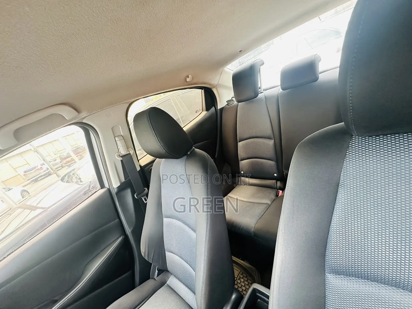 Toyota Yaris 2017 Silver
