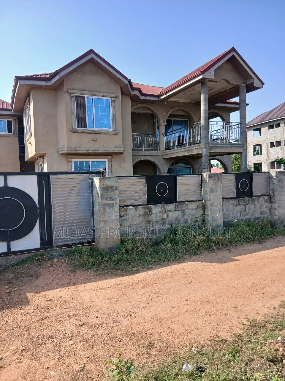 6bdrm House in Mataheko, Afienya for sale