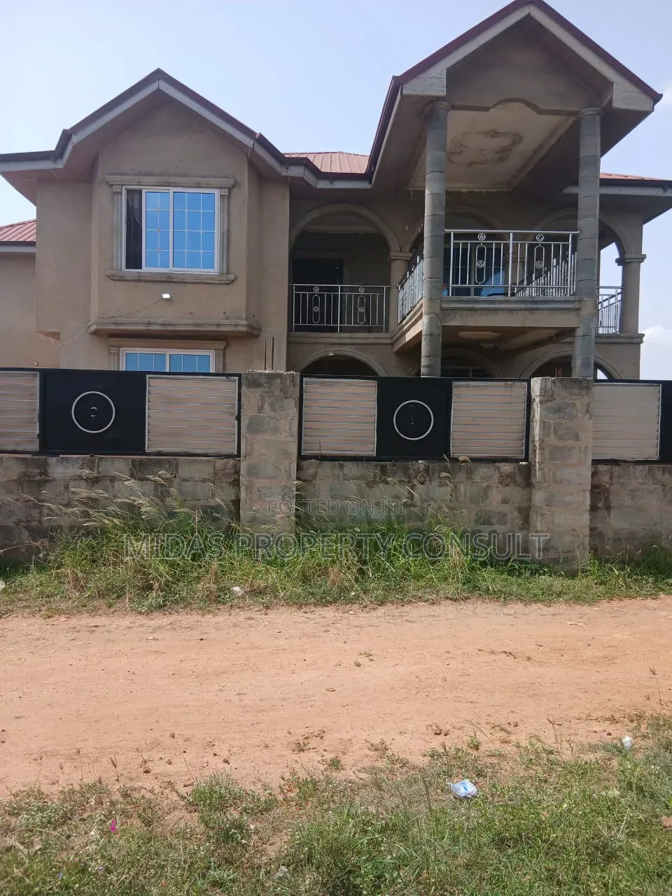 6bdrm House in Mataheko, Afienya for sale