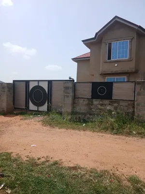 6bdrm House in Mataheko, Afienya for sale