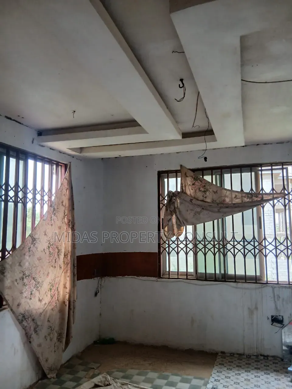 6bdrm House in Mataheko, Afienya for sale