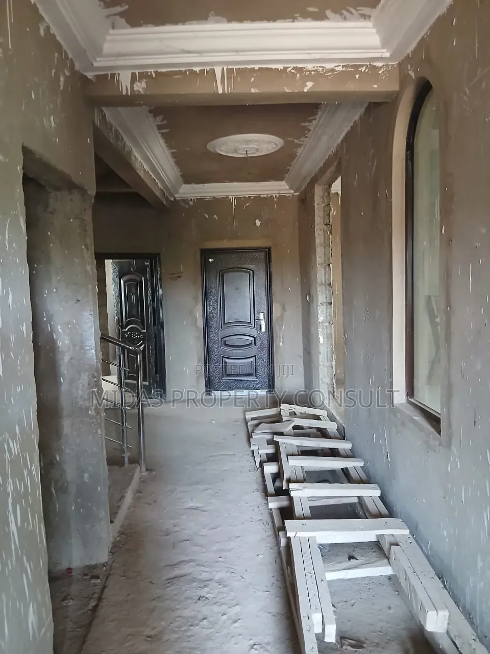 6bdrm House in Mataheko, Afienya for sale