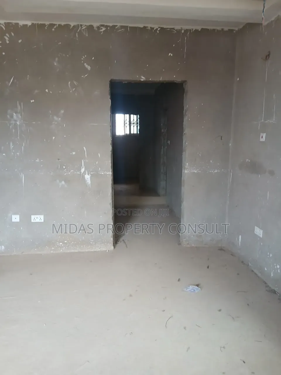 6bdrm House in Mataheko, Afienya for sale