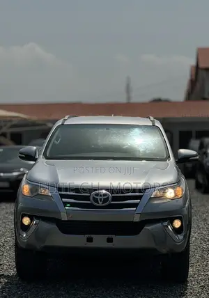 Toyota Fortuner 2.7 AWD 2017 Silver