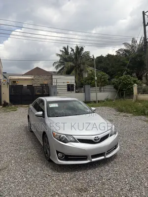 Toyota Camry 2014 Silver