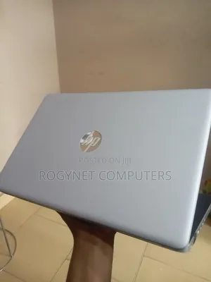 Laptop HP 15 8GB AMD Ryzen 3 HDD+SSD 320GB