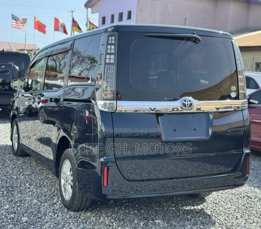 Toyota Voxy 2015 Black