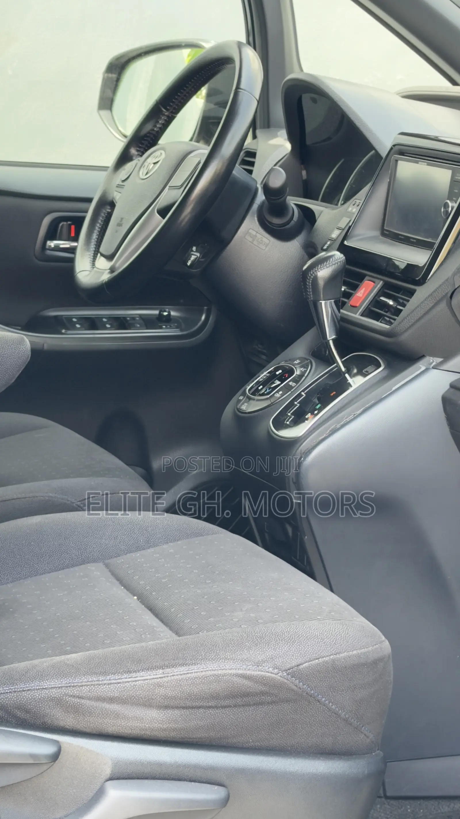 Toyota Voxy 2015 Black