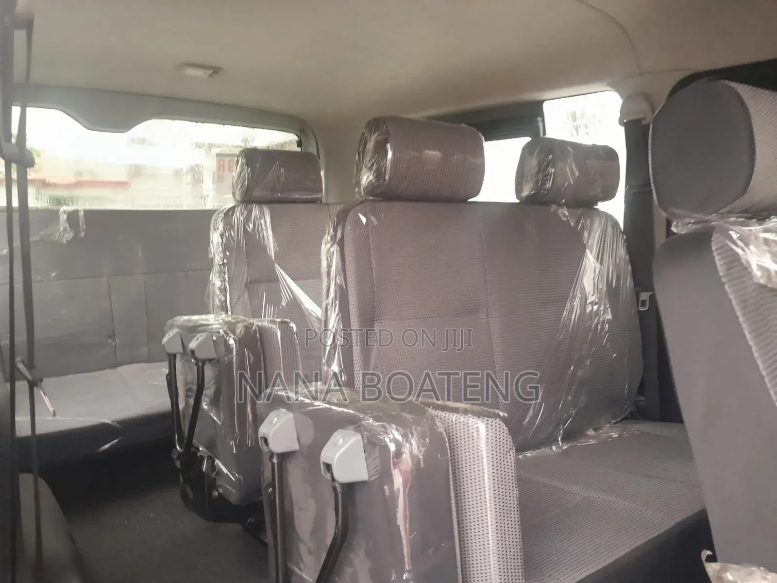 Toyota HiAce 2015 Silver
