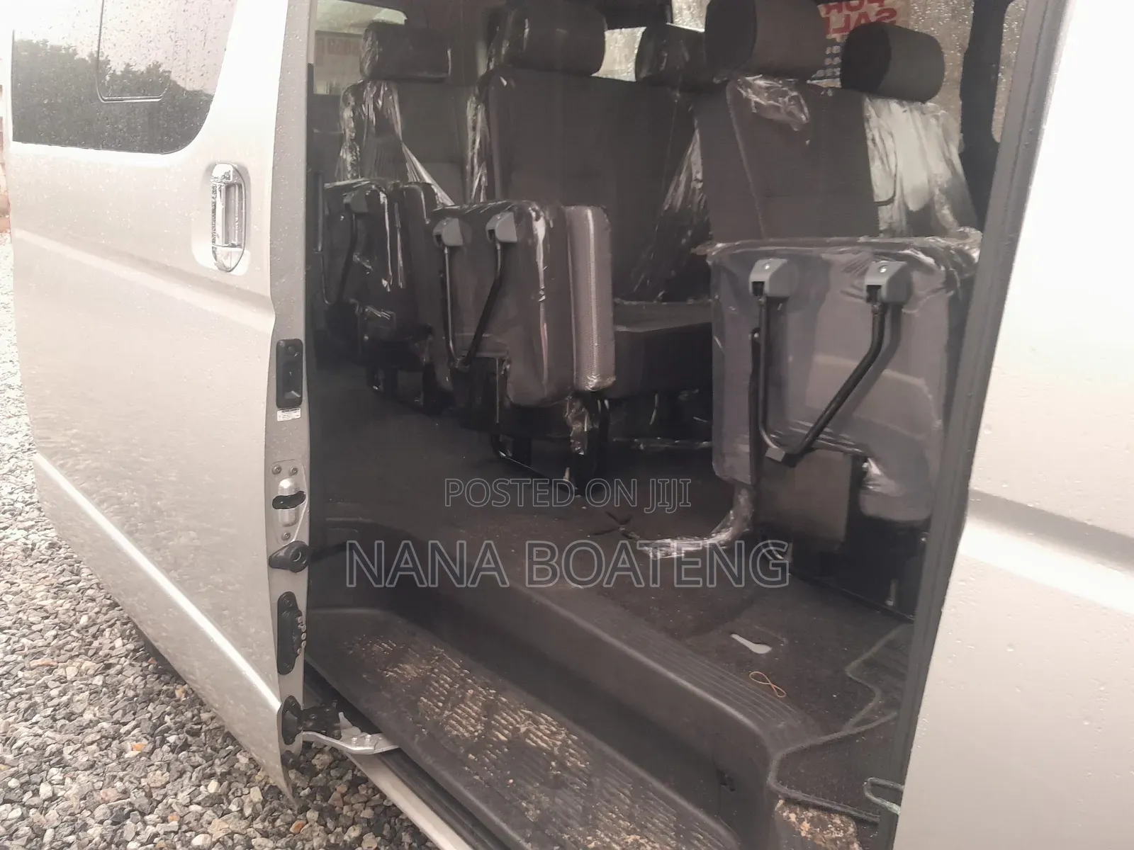 Toyota HiAce 2015 Silver