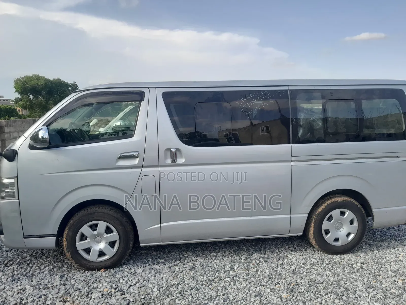 Toyota HiAce 2015 Silver