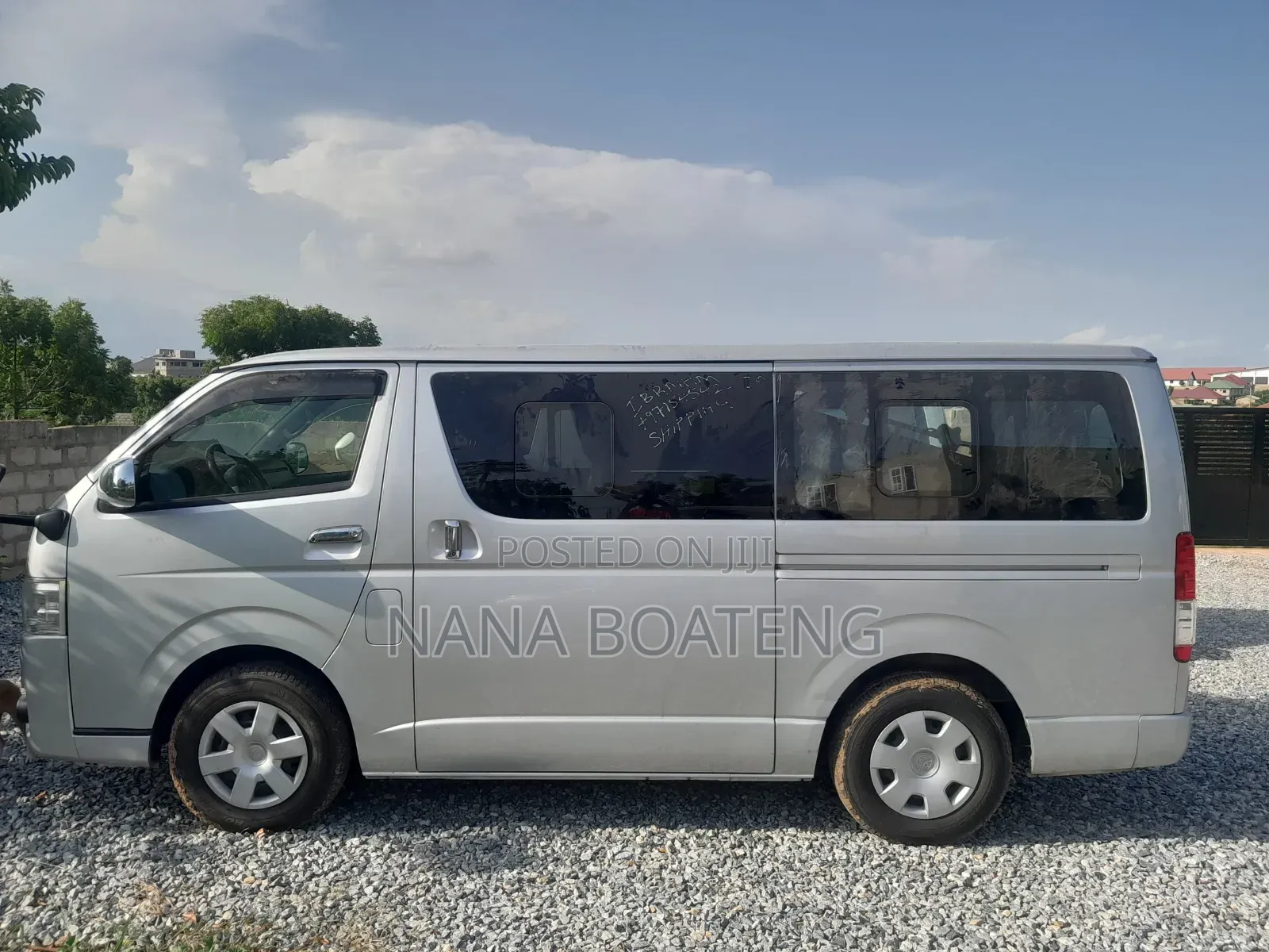 Toyota HiAce 2015 Silver