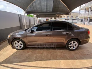 Volkswagen Jetta TDI 4dr Sedan (2.0L 4cyl Turbodiesel 6AM) 2014 Brown