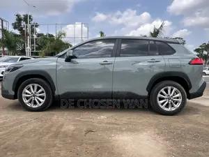 Toyota Corolla Cross LE 2WD 2024 Gray