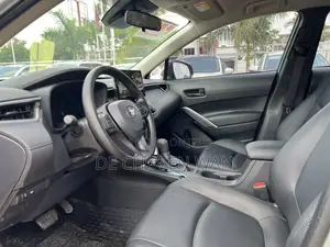 Toyota Corolla Cross LE 2WD 2024 Gray