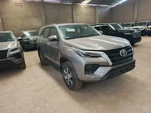 New Toyota Fortuner 2025 Pink