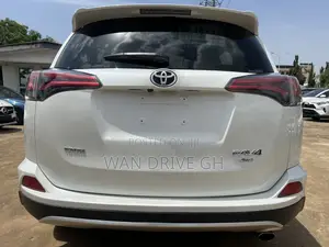 Toyota RAV4 Limited AWD (2.5L 4cyl 6A) 2016 White