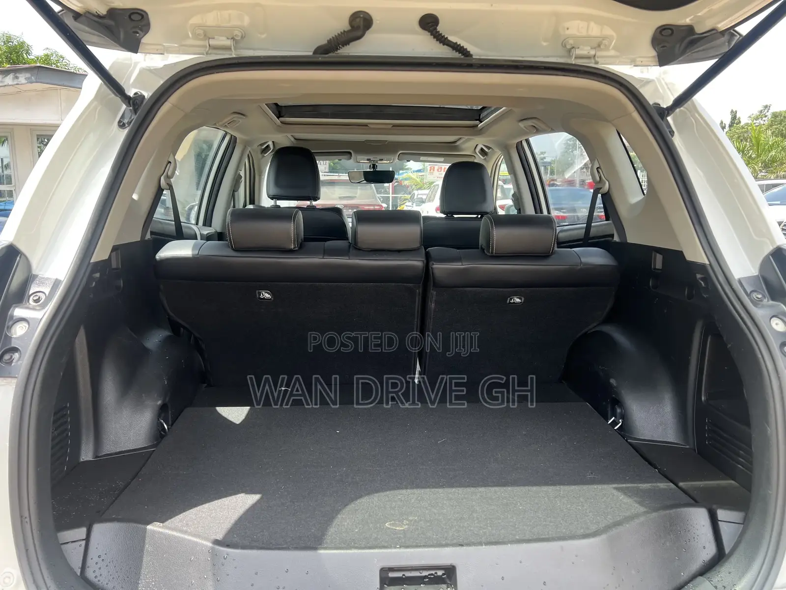 Toyota RAV4 Limited AWD (2.5L 4cyl 6A) 2016 White