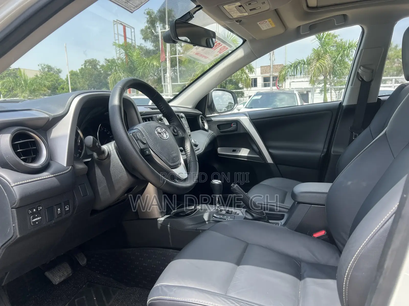 Toyota RAV4 Limited AWD (2.5L 4cyl 6A) 2016 White