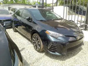 Toyota Corolla XSE (1.8L 4cyl 2A) 2018 Matt Black