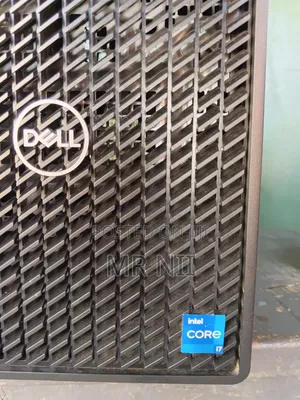 Desktop Computer Dell Optiplex 7090 16GB Intel Core i7 SSD 512GB