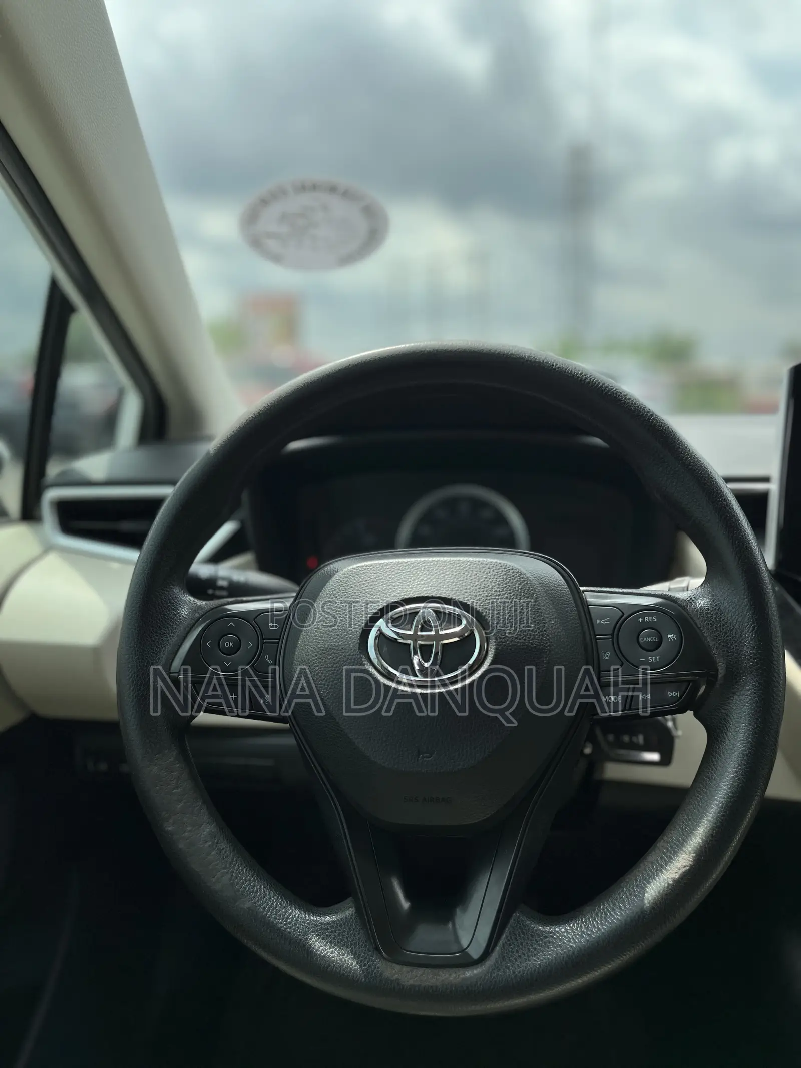 Toyota Corolla LE 2021 White