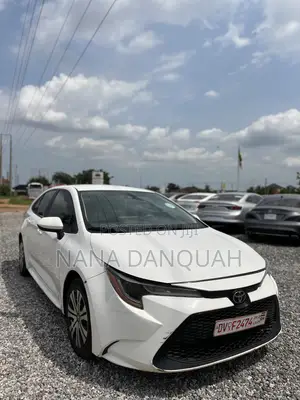 Toyota Corolla LE 2021 White