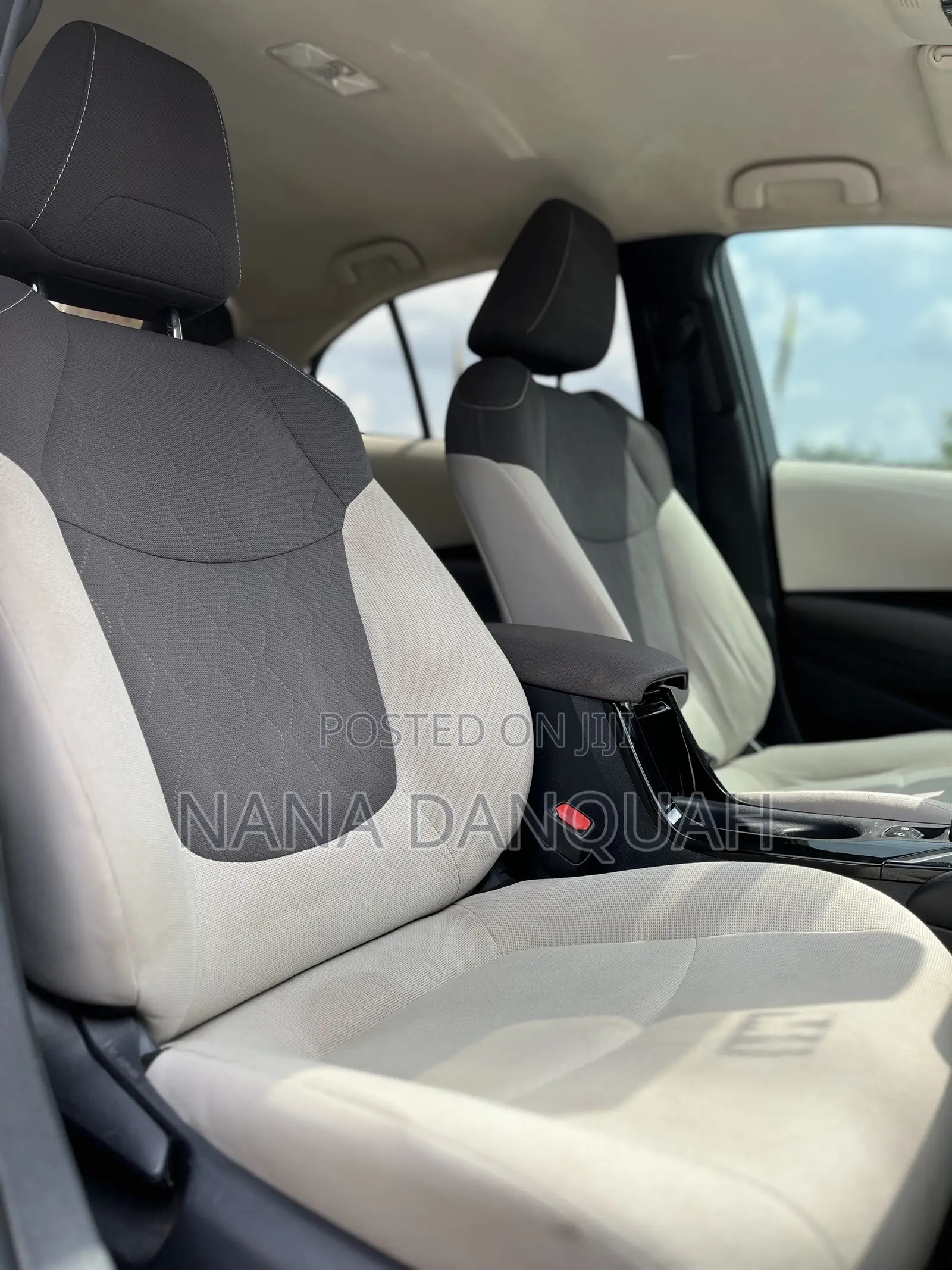 Toyota Corolla LE 2021 White