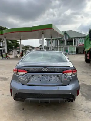 Toyota Corolla LE 2021 Gray