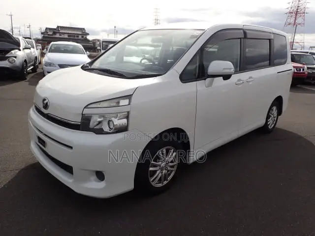Toyota Voxy 2012 White