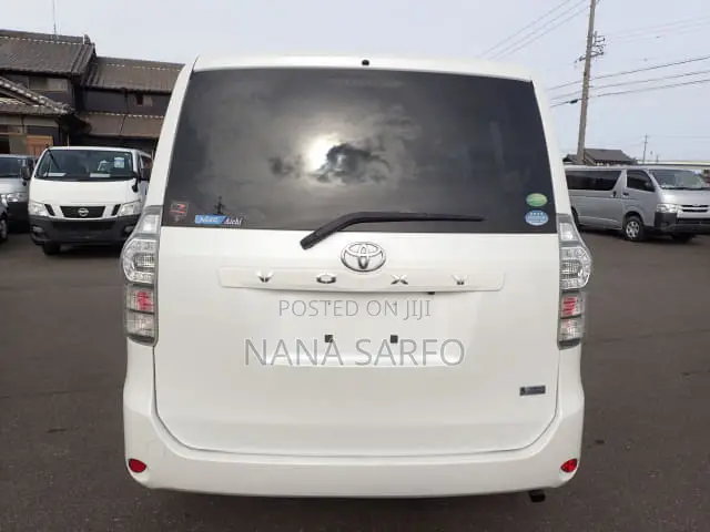 Toyota Voxy 2012 White