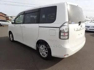 Toyota Voxy 2012 White