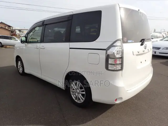 Toyota Voxy 2012 White