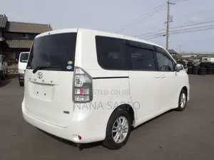 Toyota Voxy 2012 White