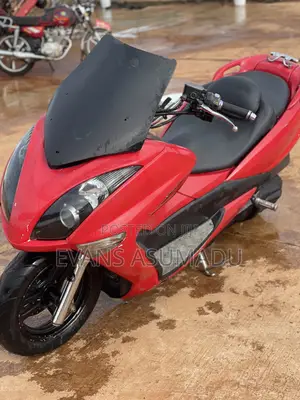Yamaha Majesty 2020 Red