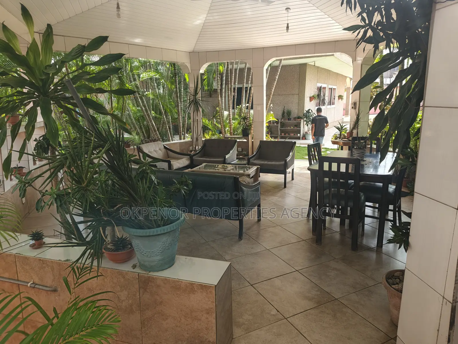 5bdrm House in Community6, Tema Metropolitan for sale
