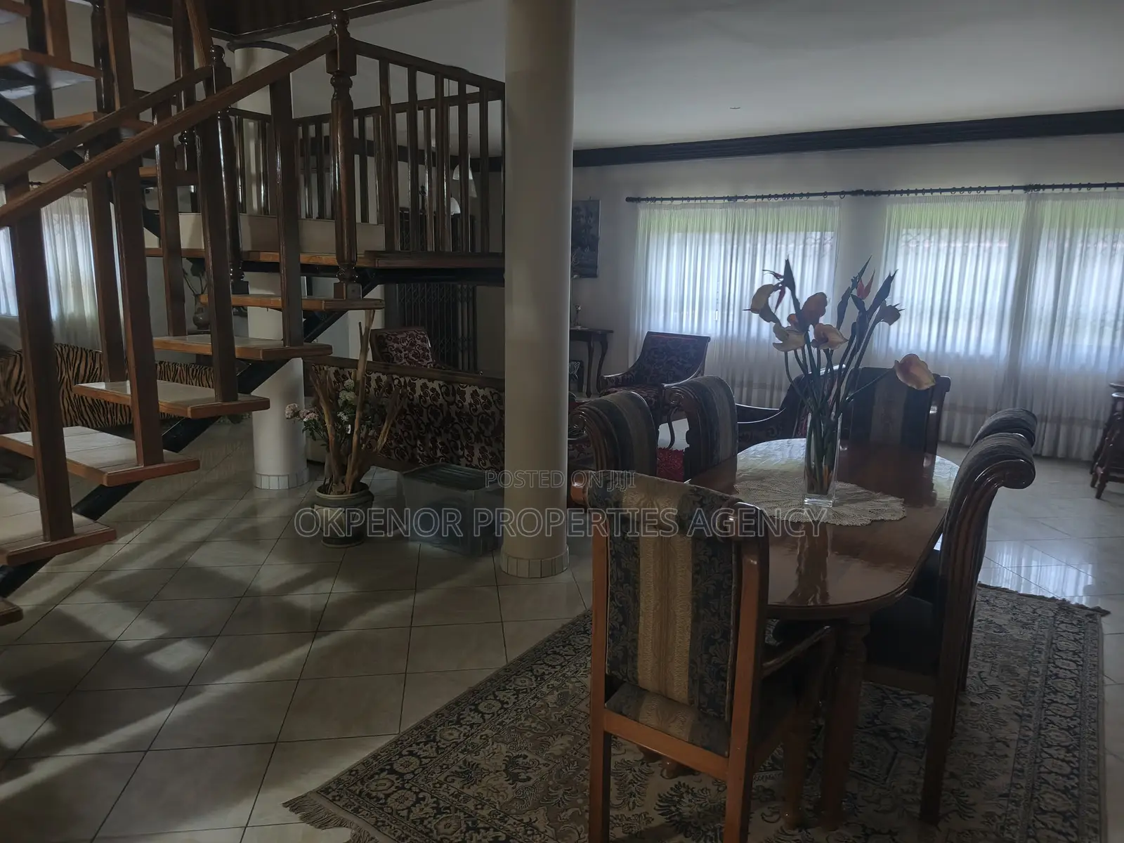 5bdrm House in Community6, Tema Metropolitan for sale