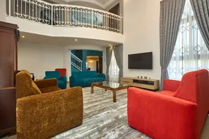 Furnished 8bdrm Mansion in Tema Metropolitan for rent