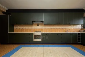 Furnished 8bdrm Mansion in Tema Metropolitan for rent