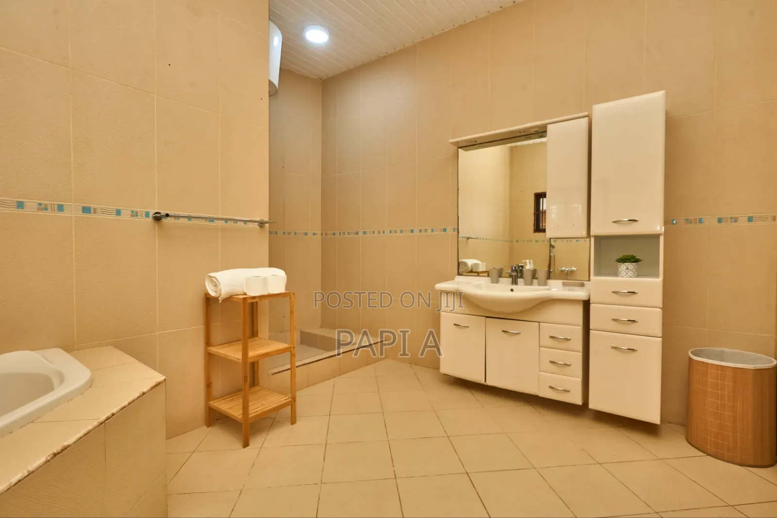 Furnished 8bdrm Mansion in Tema Metropolitan for rent
