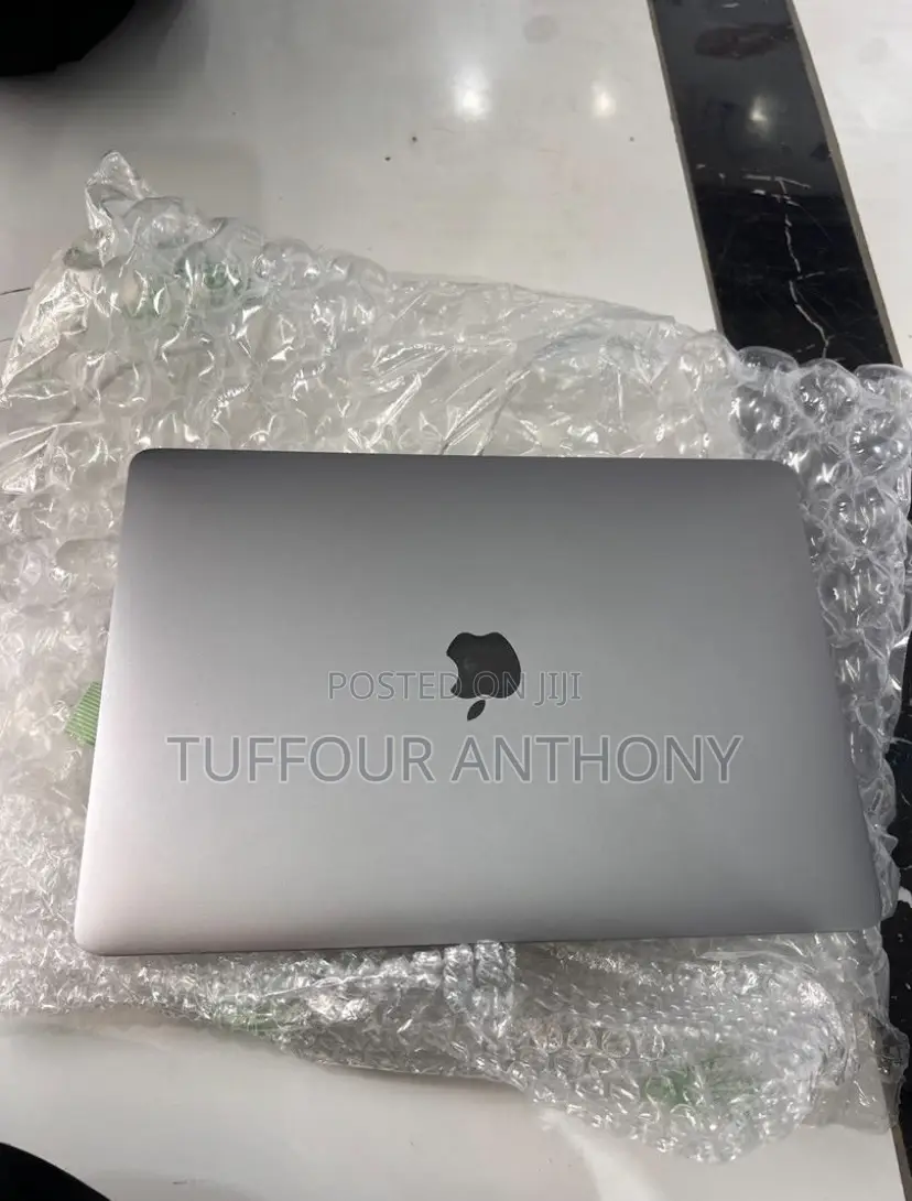 New Laptop Apple MacBook Pro 2017 16GB Intel Core i5 HDD 512GB