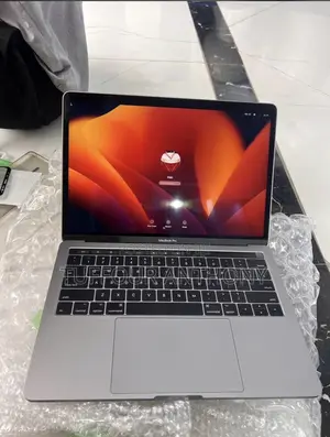New Laptop Apple MacBook Pro 2017 16GB Intel Core i5 HDD 512GB