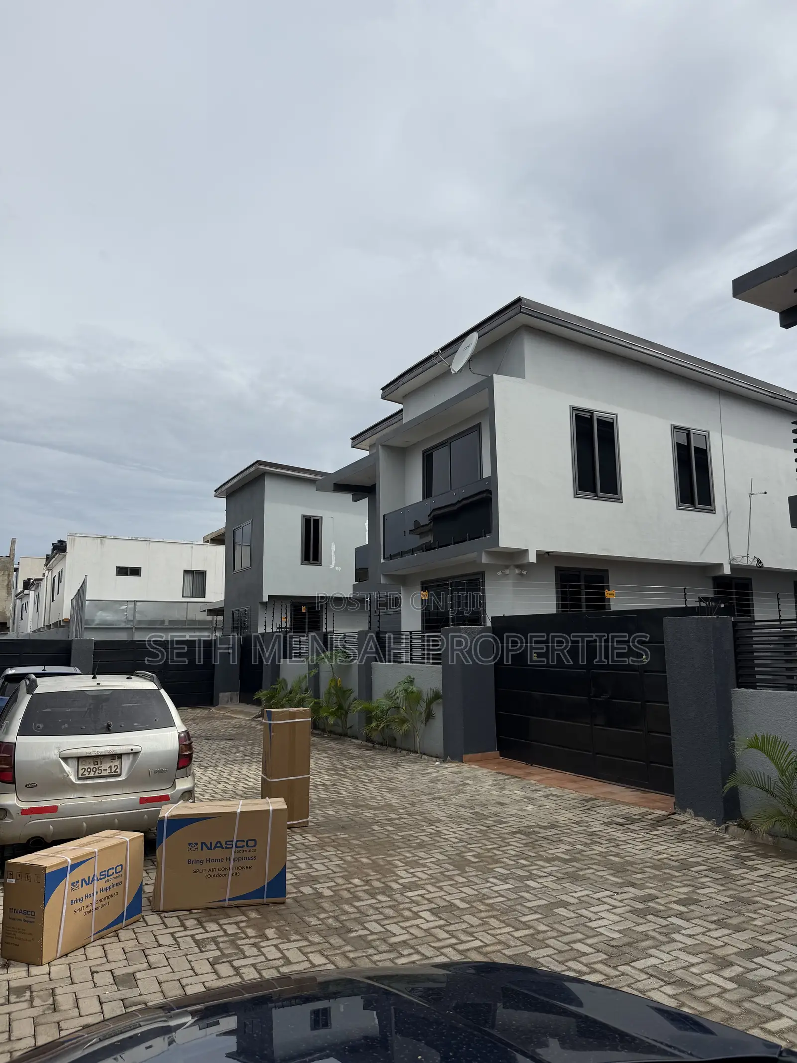 3bdrm House in 3 Bedroom House For, ECOMOG for sale