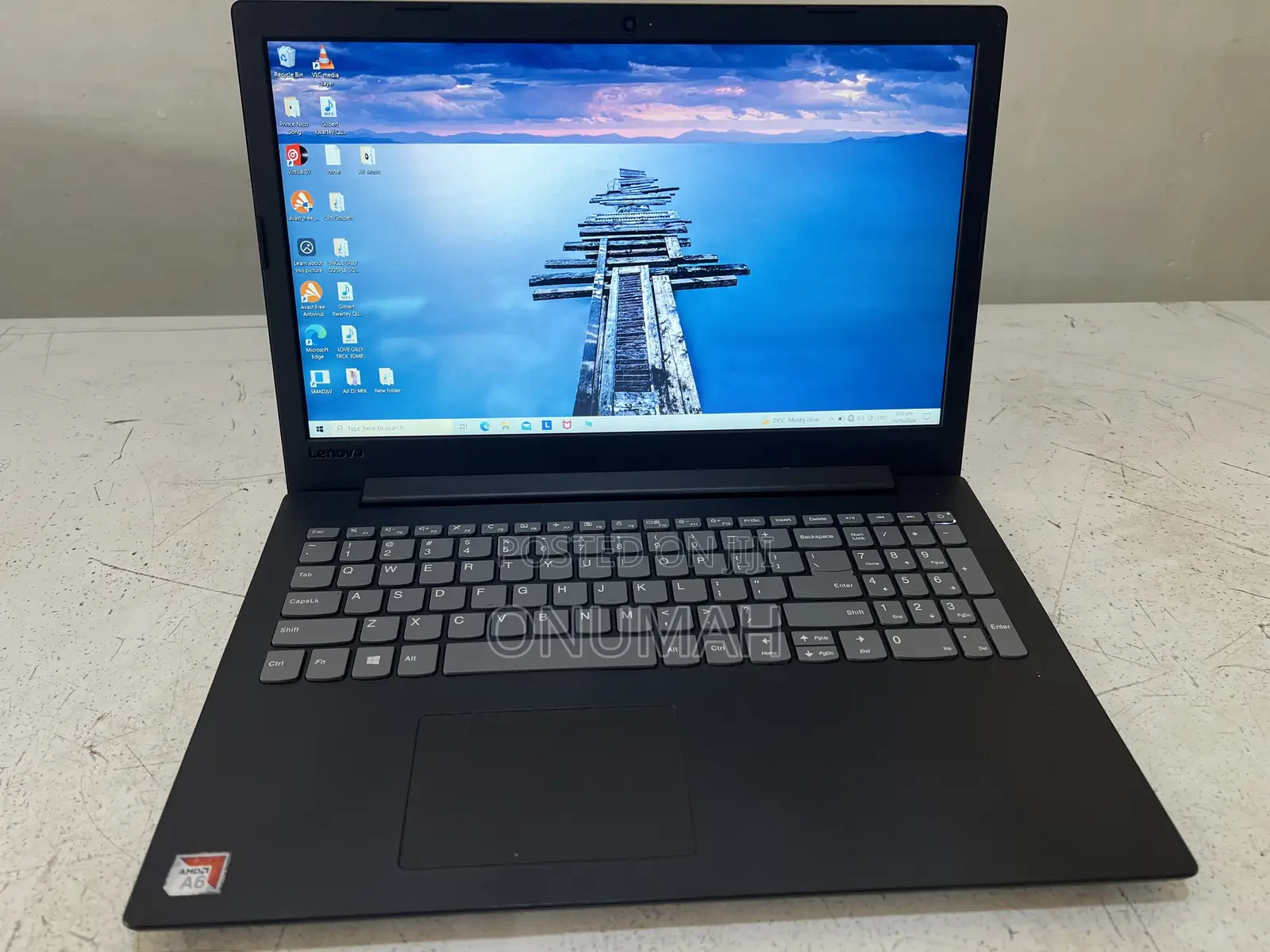 Laptop Lenovo 8GB AMD A6 HDD+SSD 256GB