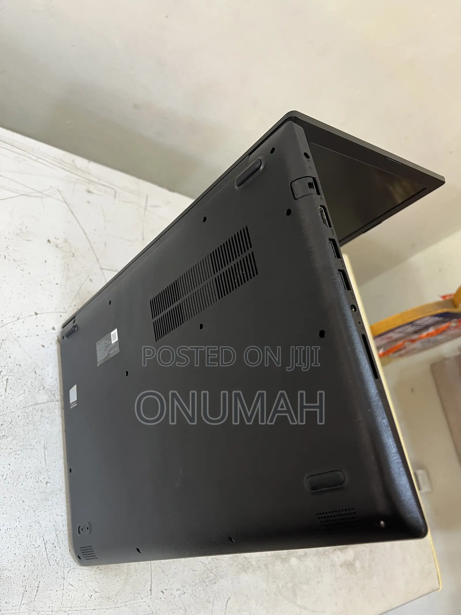Laptop Lenovo 8GB AMD A6 HDD+SSD 256GB