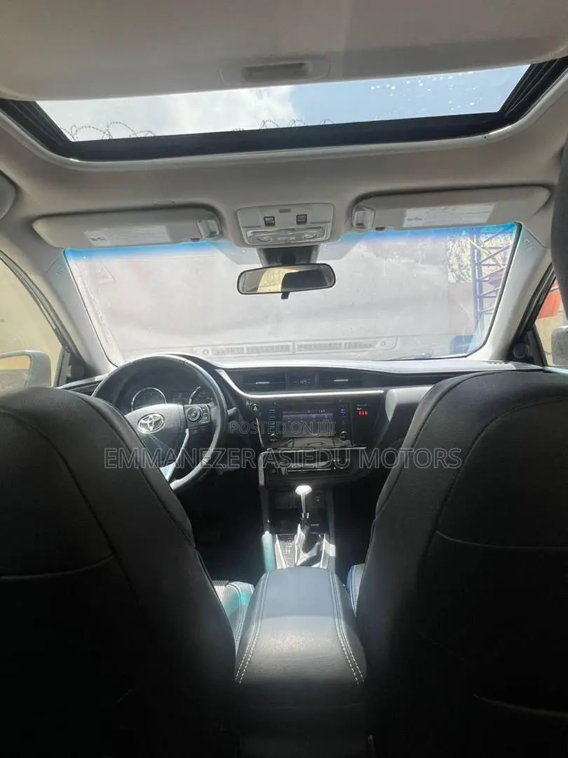 Toyota Corolla SE (1.8L 4cyl 6M) 2019 Black