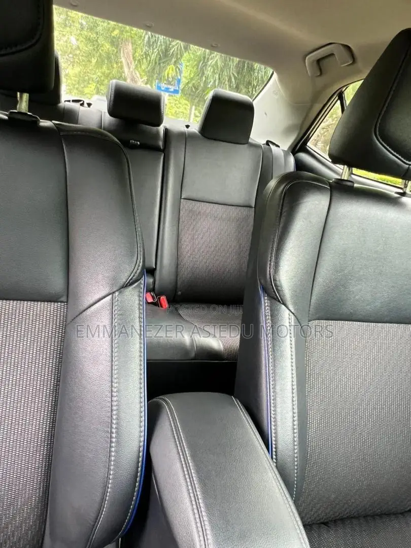 Toyota Corolla SE (1.8L 4cyl 6M) 2019 Black